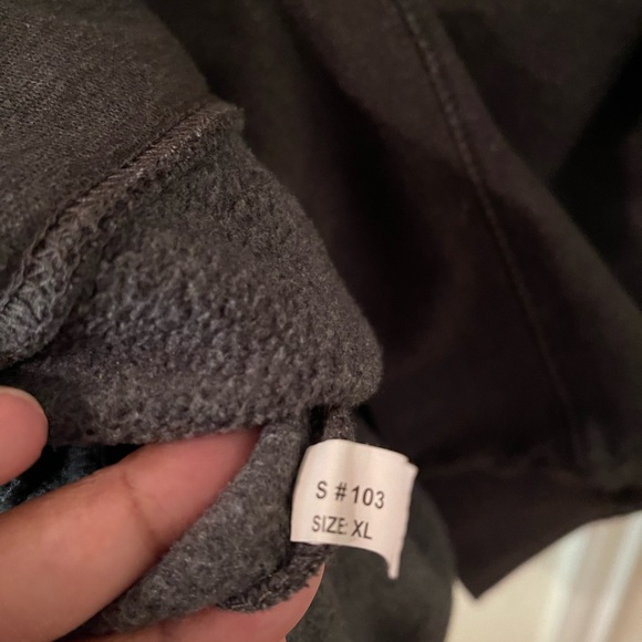 Plus Size Women’s Dark Gray Sweatshirt with Book Graphic size XL pre-owned - Picture 8 of 10